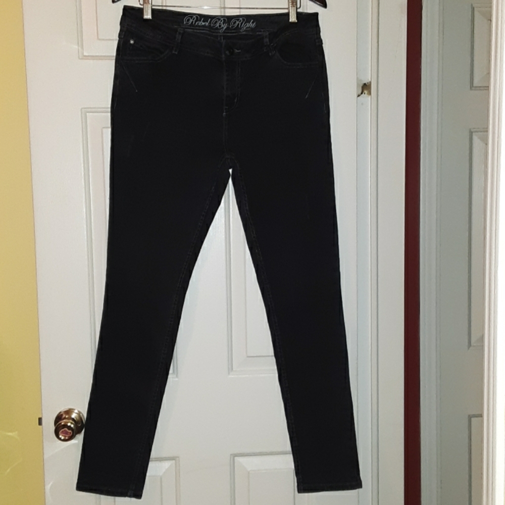Rebel By Right womens black wash jeans